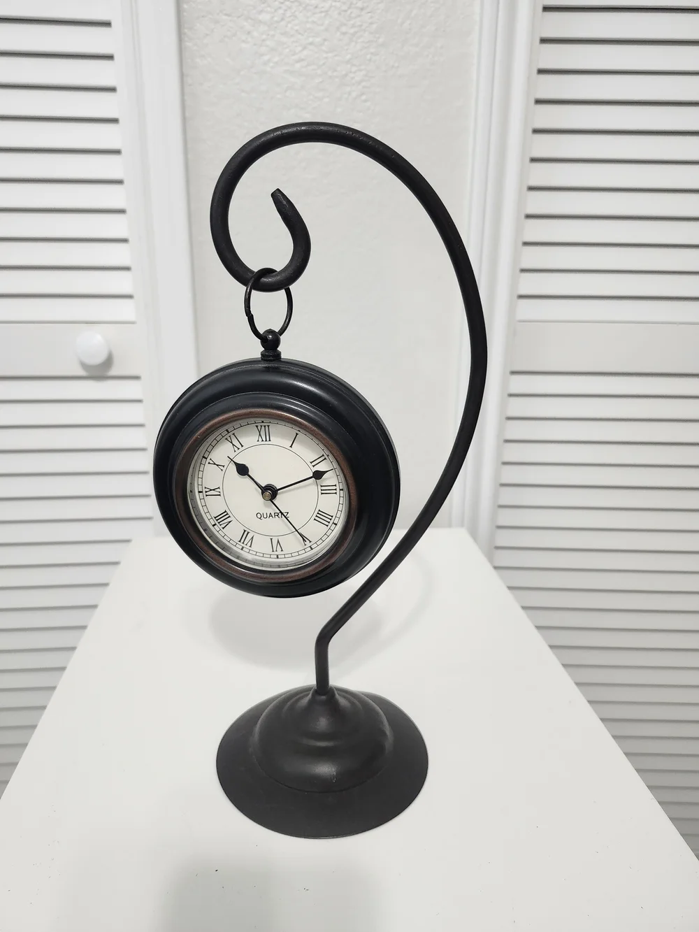 Vintage-Inspired Black Hanging Table Clock - Timeless Accent